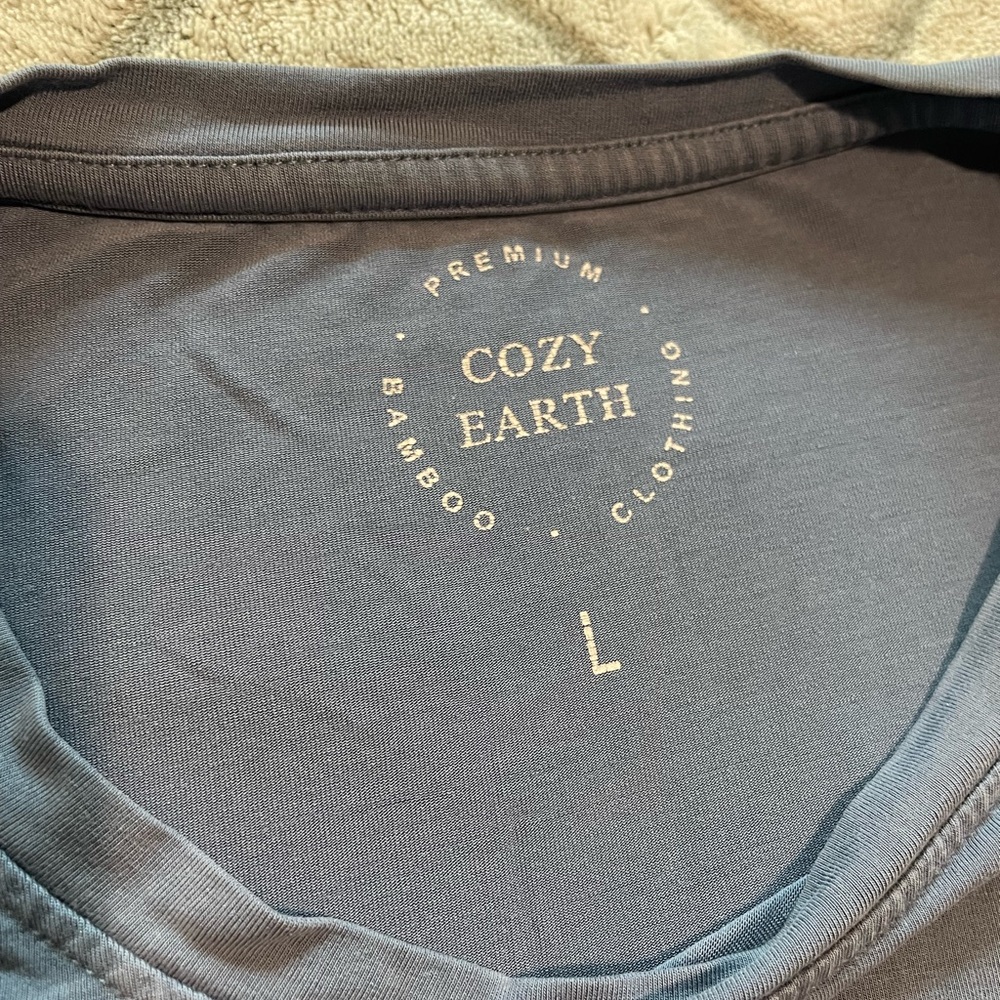 Cozy Earth Men’s Bamboo Shirt, Size Large, Dusty Blue - Picture 3 of 9